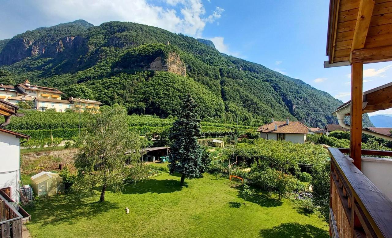 Hotel Garni Gruener Baum Laives Exterior photo